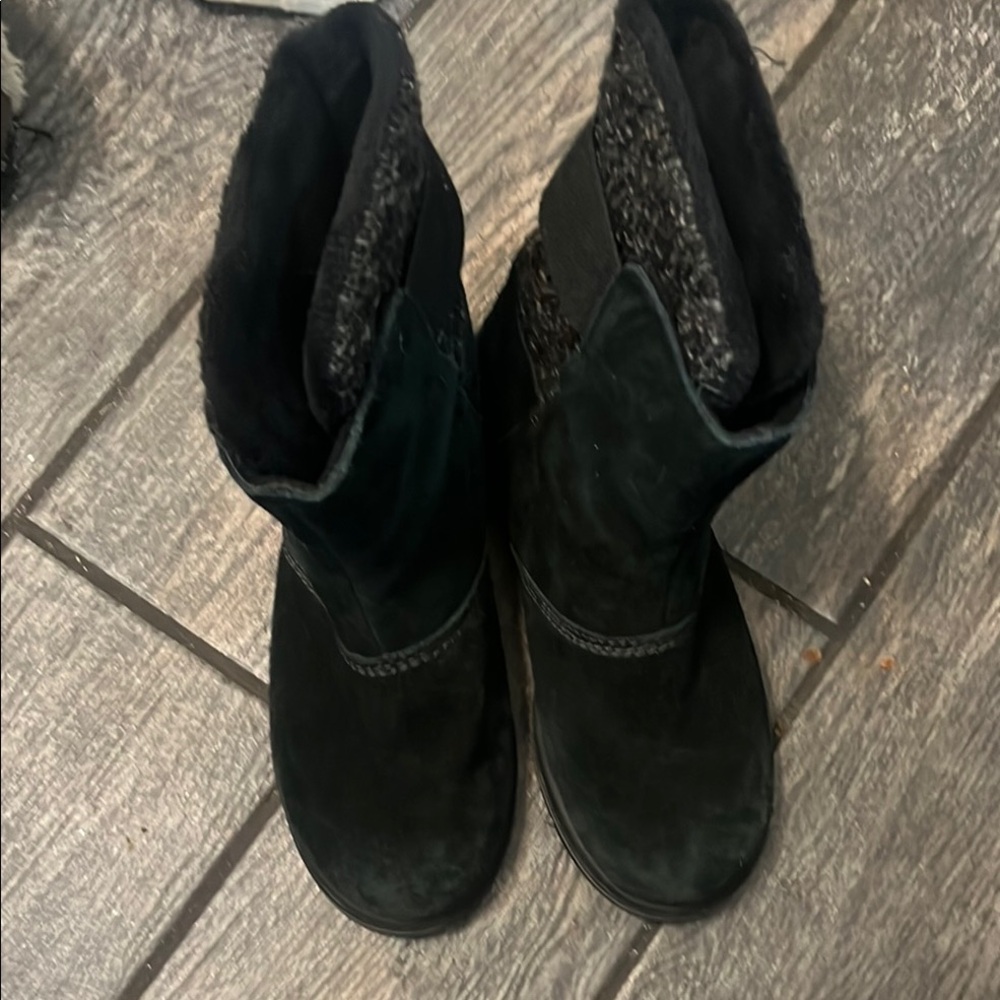 Sorel suede booties